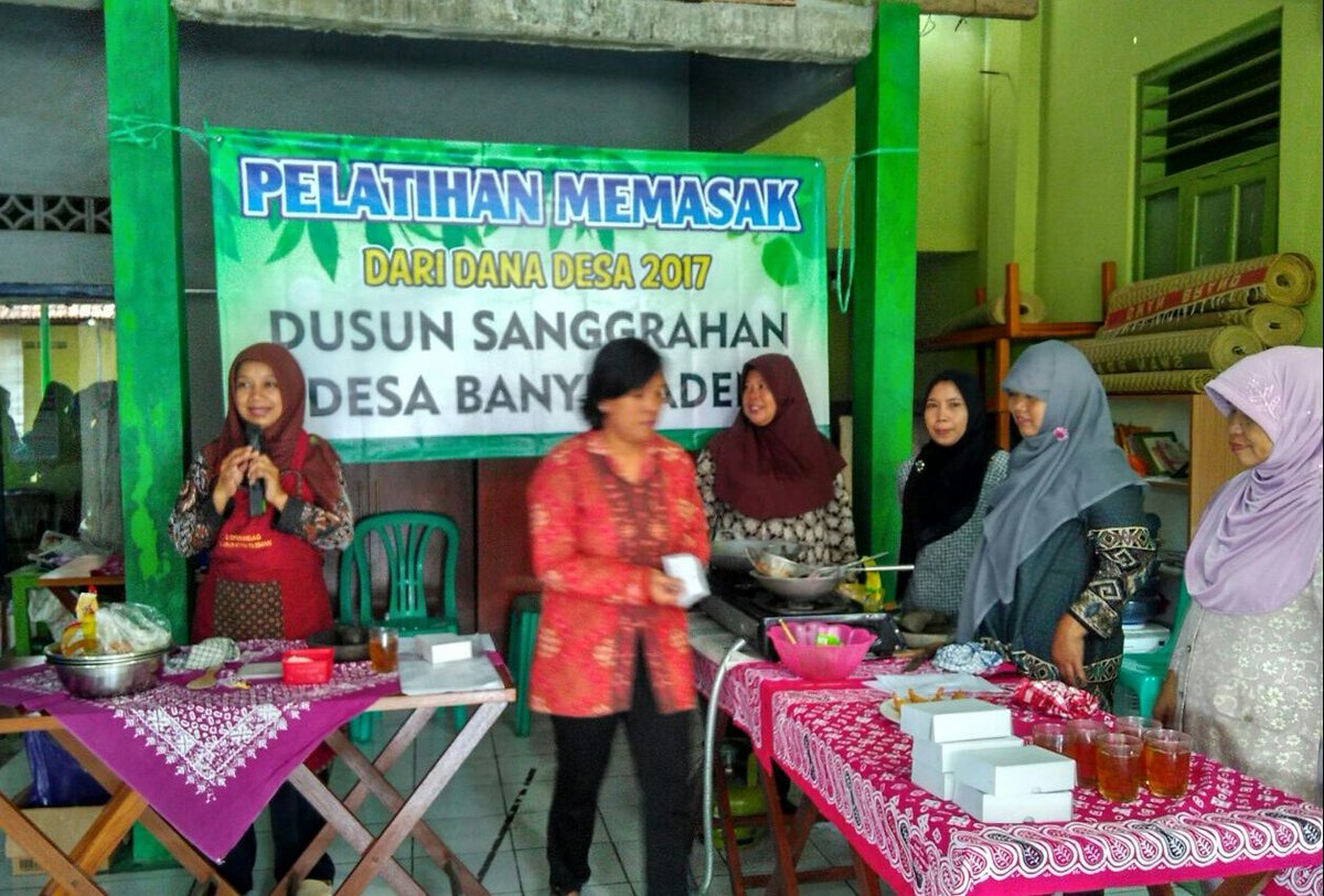 Nunk_Nurcholis's tweet photo. Peduli perempuan ..
#ManfaatDanaDesa 
#Diy#sleman
@jokowi 
@EkoSandjojo 
@KemenDesa 
@P3mdY 
@P3mdSleman 
@tppindonesia https://t.co/B0nXeoAvf7