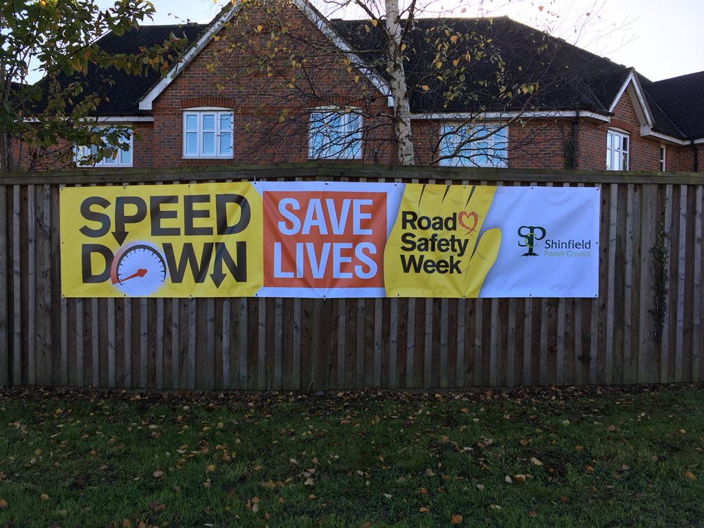 ShinfieldPC's tweet photo. @Brakecharity We are promoting #RoadSafetyWeek here in Shinfield Parish! #SpeedDownSaveLives https://t.co/PW8BgFNjSx