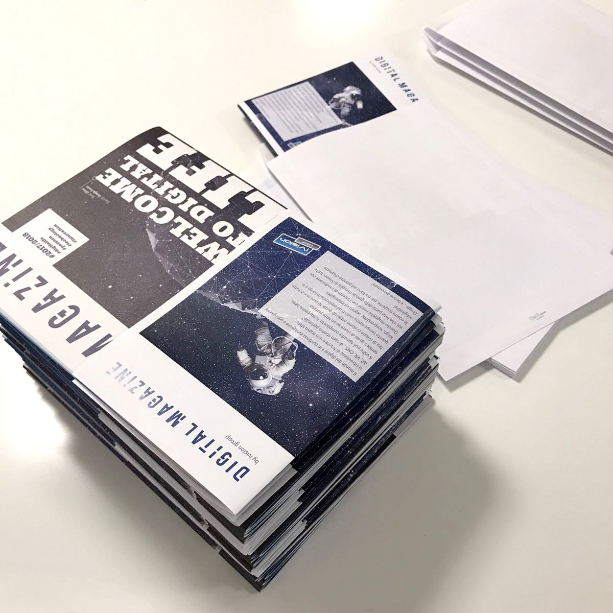 ivision_digital's tweet photo. I nostri magazine sono pronti per un viaggetto!!! 🛫
Dove stanno andando?

È una sorpresa! 😜

#iVisionGroup #Digitalife #DigitalMagazine https://t.co/wIT08vqudT