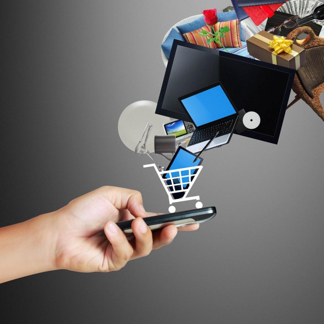 InTriggerAgency's tweet image. #TopTip  81% of shoppers conduct online research before making a big purchase. Mobile commerce makes up 30% of all US eCommerce.