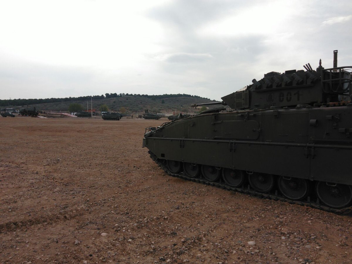 FUTER_ET's tweet photo. #GACAXII de la #BRIXII empleo por primera vez el VCOAV en la observación del tiro #LIGHTGUN #BaseBleed en el ex First Armor en #Zaragoza https://t.co/fY5mZSeJ5a