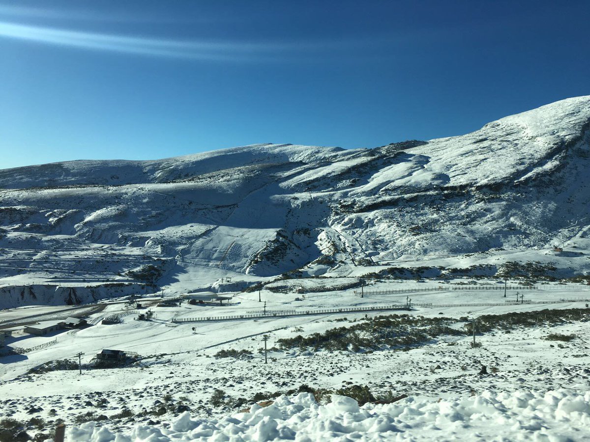 Alto_Campoo's tweet photo. Buen día en #AltoCampoo y seguimos con las pruebas de carga de remontes. #YaQuedaMenos para tener la estación a punto
 #TengoGanasDeNieve https://t.co/jecfDIK3BG