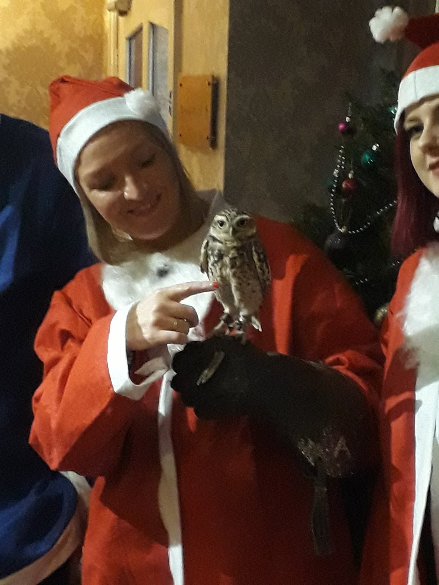 burrowingbolt's tweet photo. Lovely to meet joy @Honestcatcopy @HaltonChamber who is running #santadash #Liverpool to raise funds for #HackBackCIC & our work in #halton https://t.co/kP8gzvnfbC