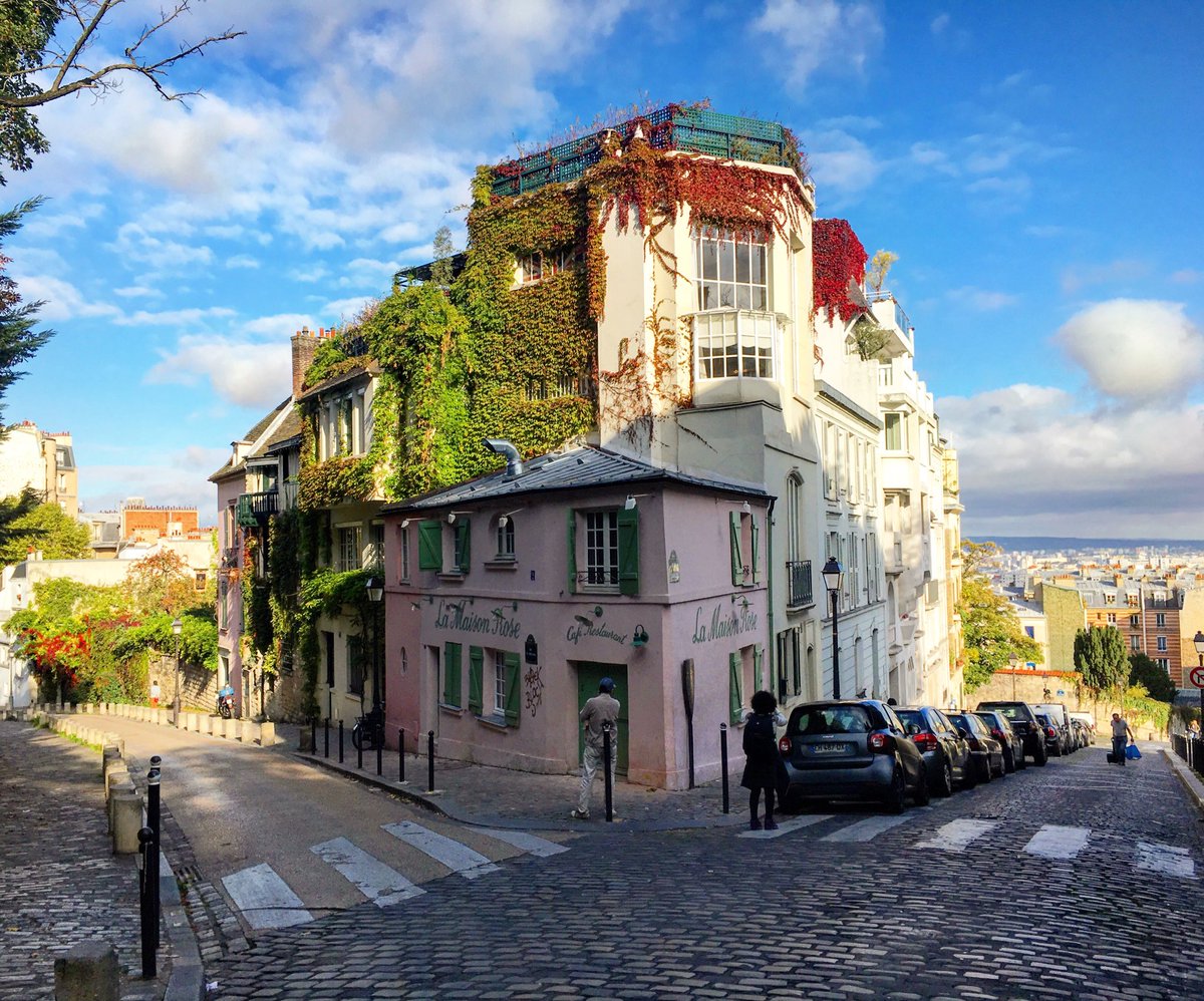Milena_Guide's tweet photo. Sunny morning in Montmartre ❤️#paris #montmartre #lamaisonrose https://t.co/1Pe7VOM4qu