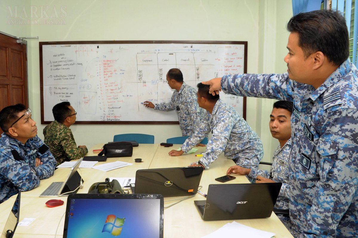 myjointforce's tweet photo. Hari kedua - Aktiviti Eksesais ANGSA 12/2017 di PSOP ATM.
#JointPlanningProcess 
#Interoperability 
#UnityofEffort 
#DefenceDiplomacy https://t.co/cTSkABEvdF