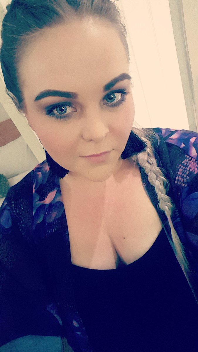 ChedeneJ's tweet photo. #throwback #rnbfridaysbrisbane #fun #selfie #brows #wasagreatnight #friends #music https://t.co/AO16BD9FJ2