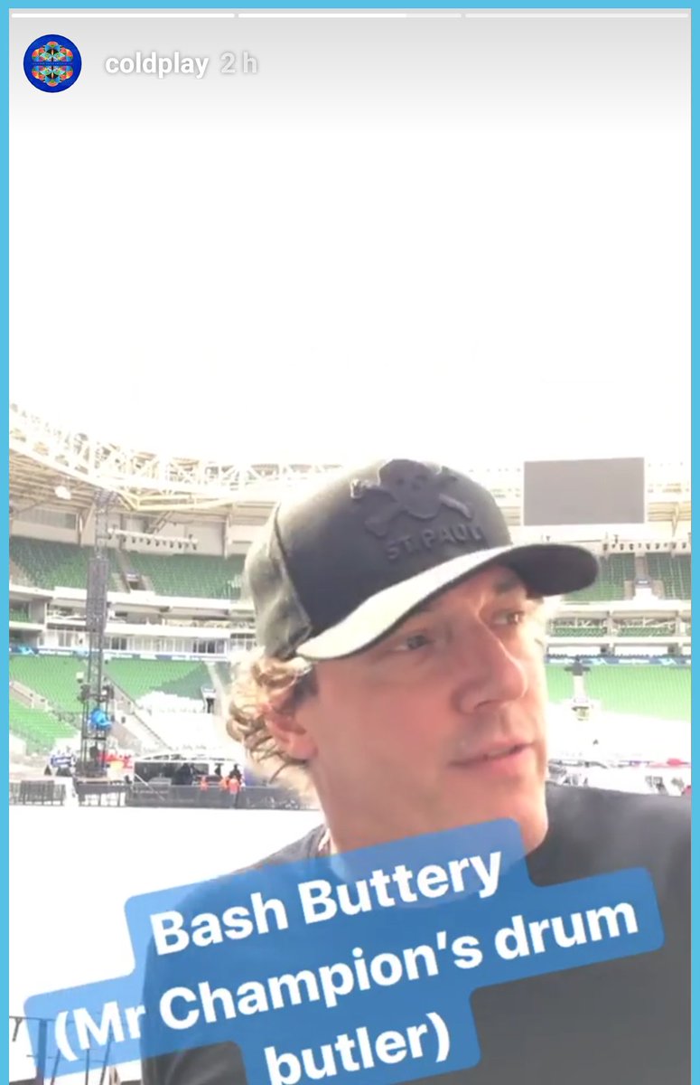 JoshWschmidt's tweet photo. #Kult ist, wenn ein Techniker von @coldplay in #SaoPaolo eine Cappie von @stpauli trägt 👍 https://t.co/MEGI0PtwwW