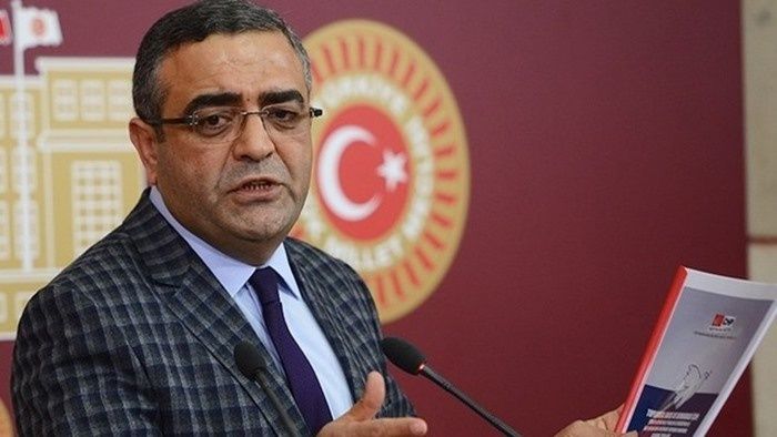 tr724com's tweet photo. Sezgin Tanrıkulu: Bülent Arınç’ın vicdanı 81 yaşında Hacı Mustafa Türk’ün hapiste kalmasına el veriyor mu?

https://t.co/J9wAFbghwi https://t.co/nLD9Gh1pxK