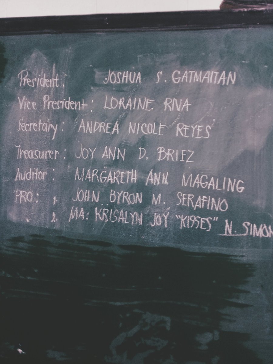 thejoshgat's tweet photo. New sem. New classmates. New life. New set of officers. #Pangulo https://t.co/FdfRLJ1qSD