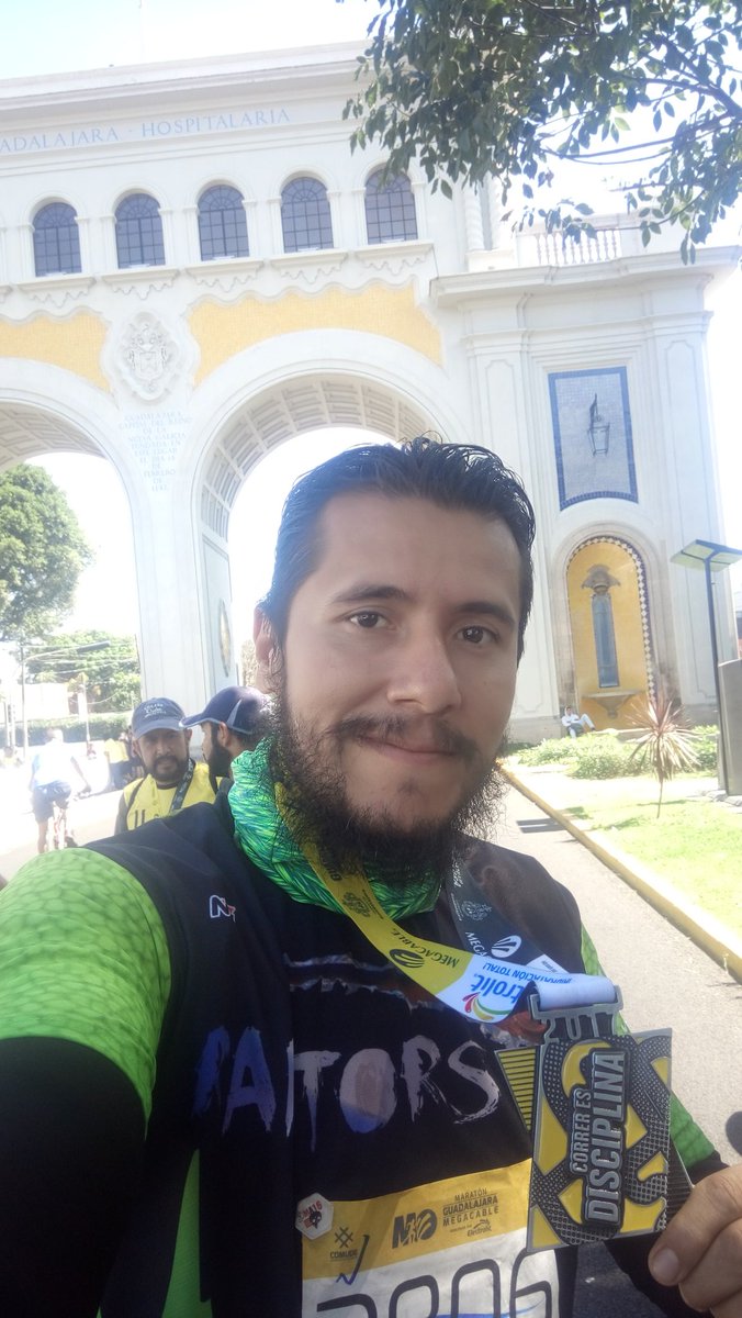 Heck1123's tweet photo. Buen día como estan?? Les muestro la medalla de mi octavo Maratón donde hice nuevo Rp 😀😄 #Puravidaydiversion @AlfUgarte @thaica_ @aracelix19 https://t.co/4LkIJMDXF8