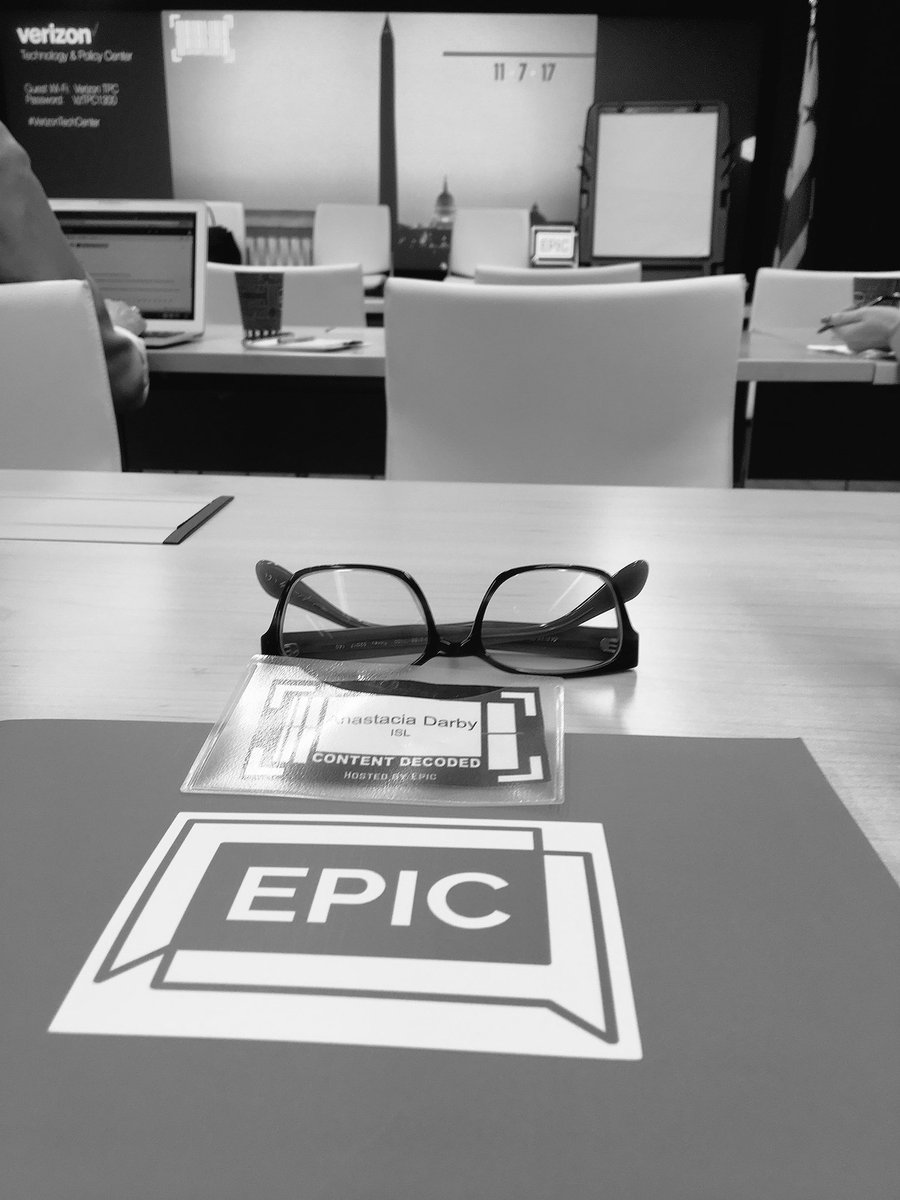 AnastaciaDarby's tweet photo. A day of content marketing and brand storytelling. 🤓 #contentdecoded https://t.co/q89jIarLMl