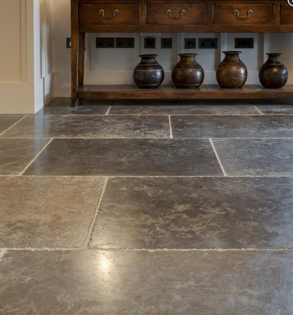 ClosaBespoke's tweet photo. STONE FLOORING IN YOUR LUXURY BESPOKE KITCHEN new blog story on the website today about the benefits and characteristics of stone flooring. https://t.co/gPaAAoYoXu