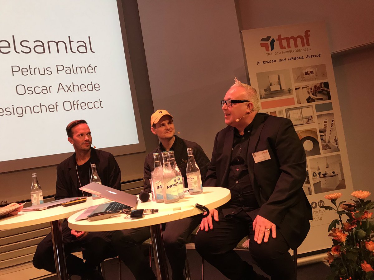 Traomobel's tweet photo. Panelsamtal med @offecct @HEM och Oscar Axhede- om man lyckas skapa produkter som får människor att må bra - då når man framgång #mobeldagen https://t.co/F9SuhRMayE