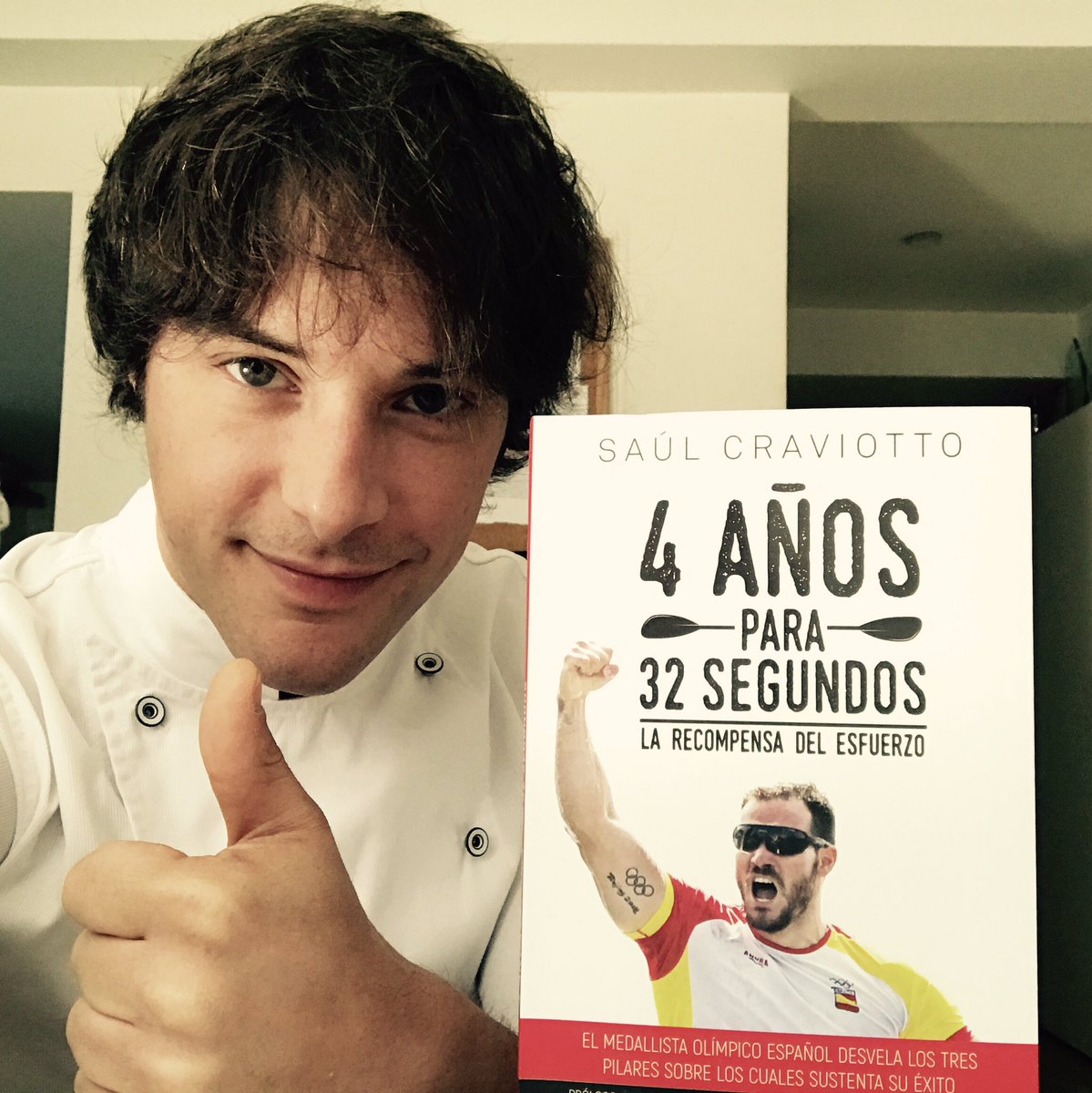 Acabo de recibir un regalazo!!! Inspirador amigo <a href="/Saul_Craviotto/">Saúl Craviotto</a>, lo voy a leer encantado campeón, mil gracias!! 😜👏🏻👏🏻👏🏻💪🏼