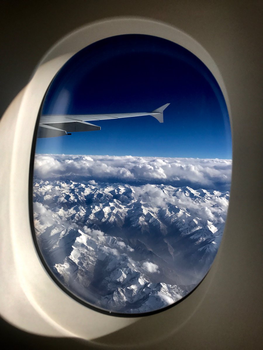 FastrackVIP's tweet photo. Relax during your journey knowing you'll be met by one of our assistants on arrival at your destination. #FastrackVIP #TravelTuesday https://t.co/sKW4GKcNH8