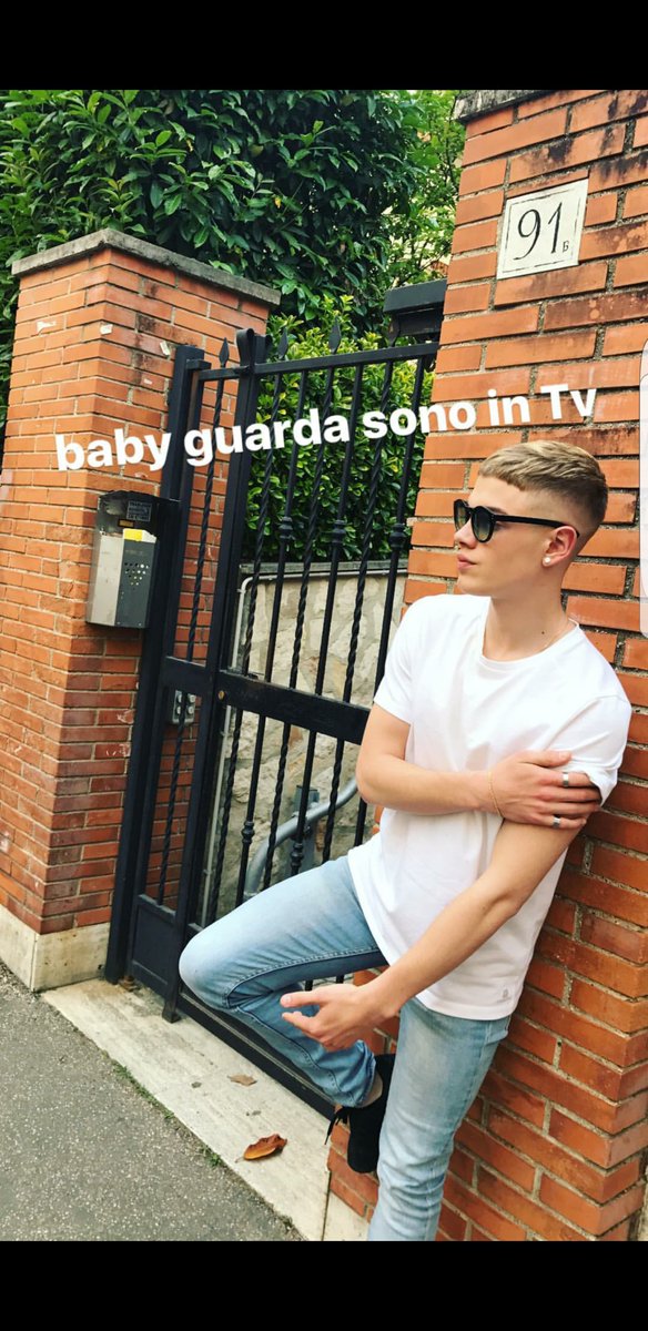 marina_necula's tweet photo. Avrei dovuto capire di Che cosa tu stessi parlando @biondoworld 💋 #Maggio2017 ===> #Amici2018 https://t.co/rHQI3MMykz