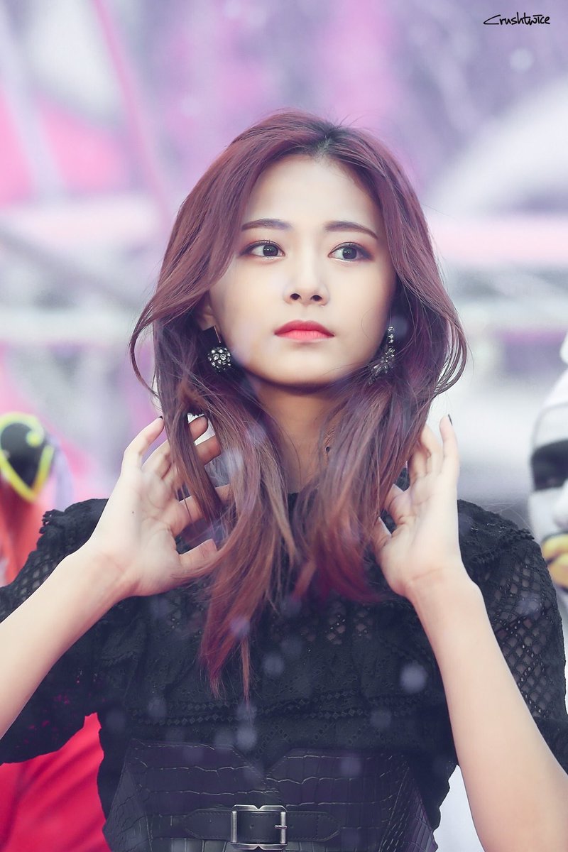 twice_lovesp's tweet photo. 世界8位の顔面ツウィたん

#ツウィ
#TWICE https://t.co/CKkzm4szzf
