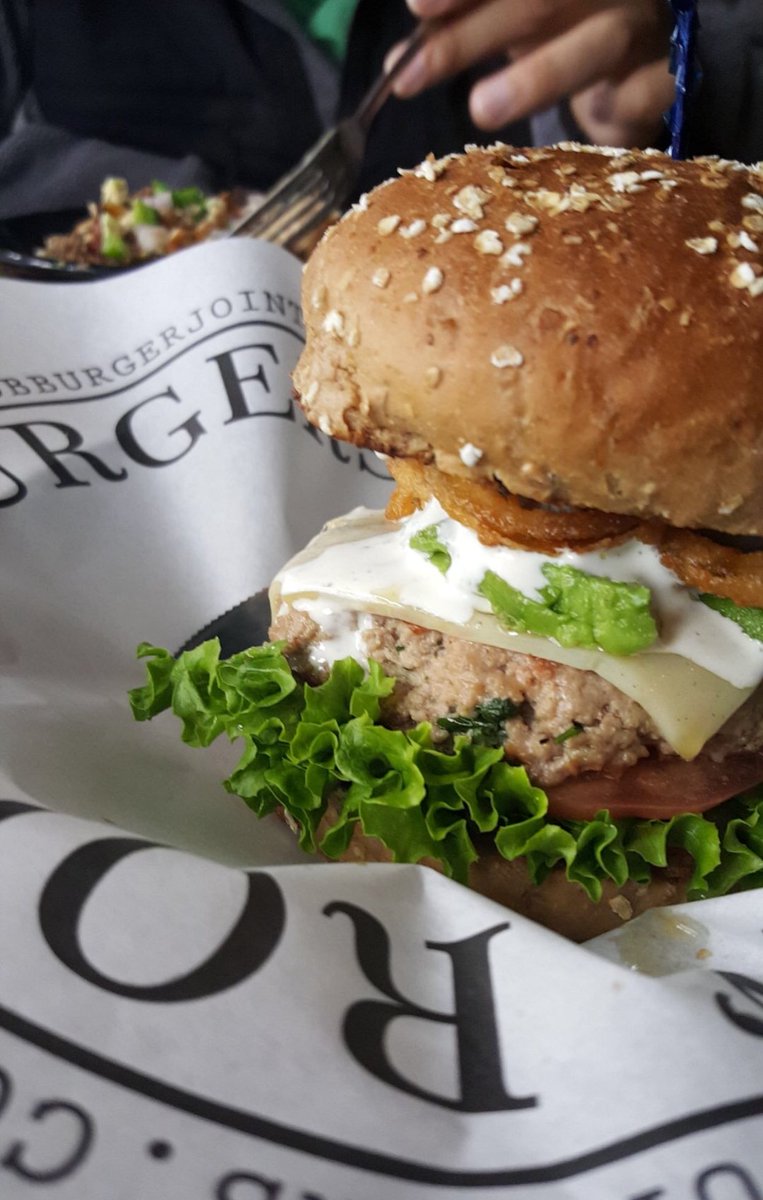 SBBurgerjoint's tweet photo. When it’s November &amp; turkey feels right. Avocado Ranch Turkey Burger, get ready for your close up. 📸 

#turkeyforyou #turkeyforme https://t.co/KSjCyfREas