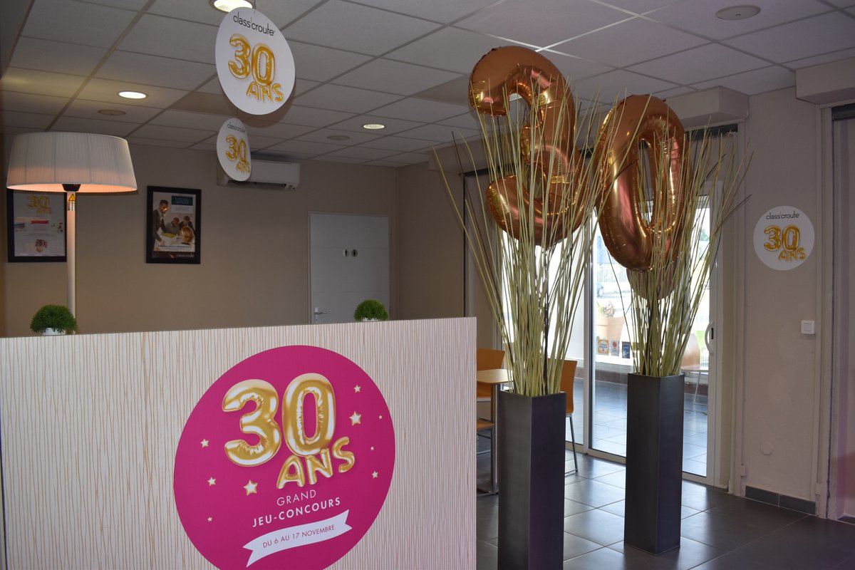 lauramercierpro's tweet photo. La décoration de Johanna (Avignon Courtine) et Gwen (Avignon Nord)  pour l'opération 30 ans @class_croute https://t.co/Wc0lmhWX5P