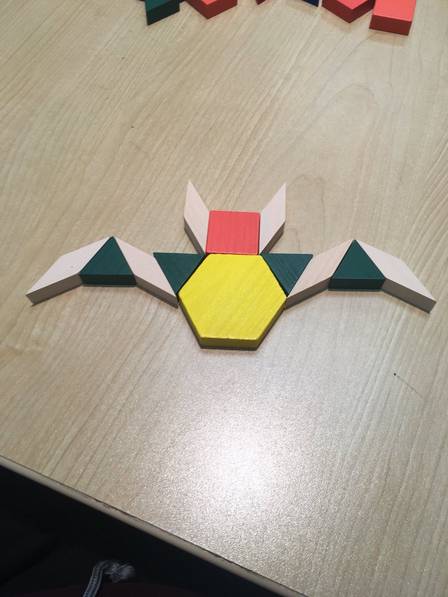 LUmdw2017's tweet photo. Patterns = BAT MAN #cogitaextraarca https://t.co/7YMw6RzzVL