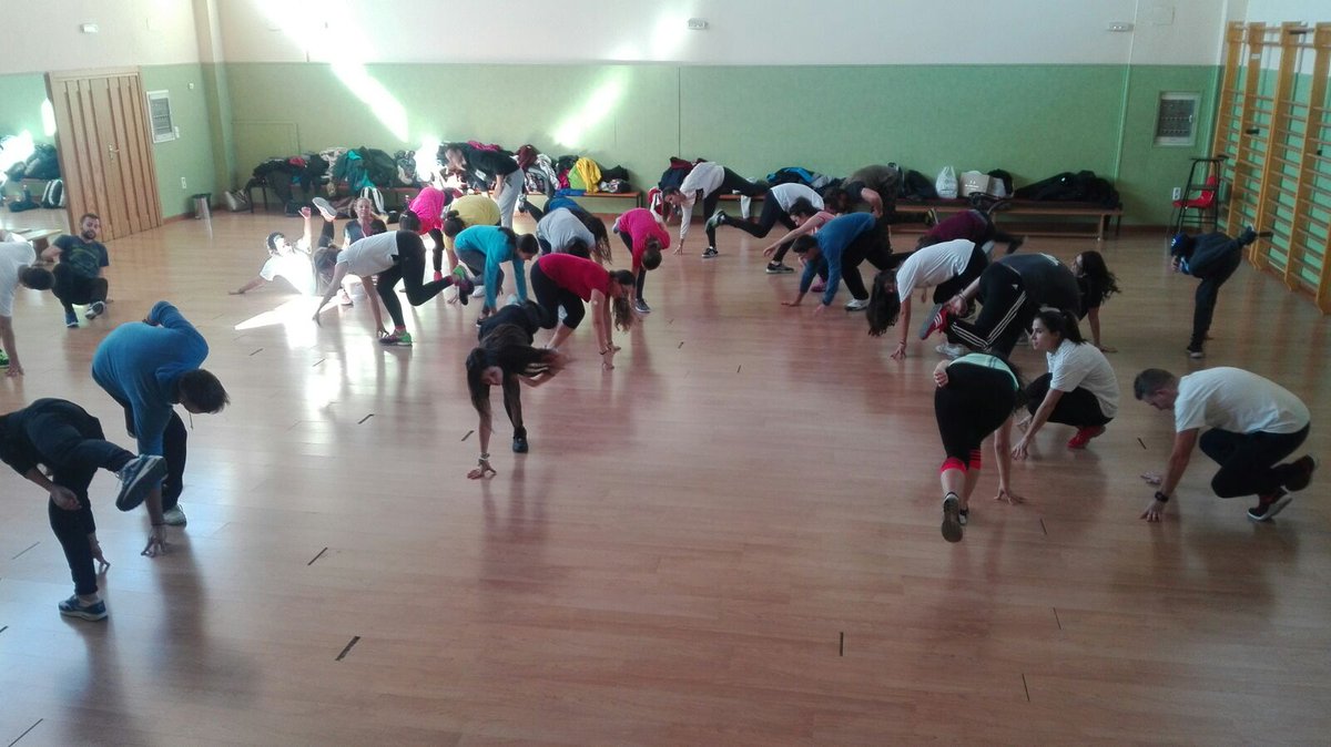 AnnaShapranHD's tweet photo. #GEP_EFD_7nov continuamos con POSTURITAS https://t.co/VCLTtf6bgL