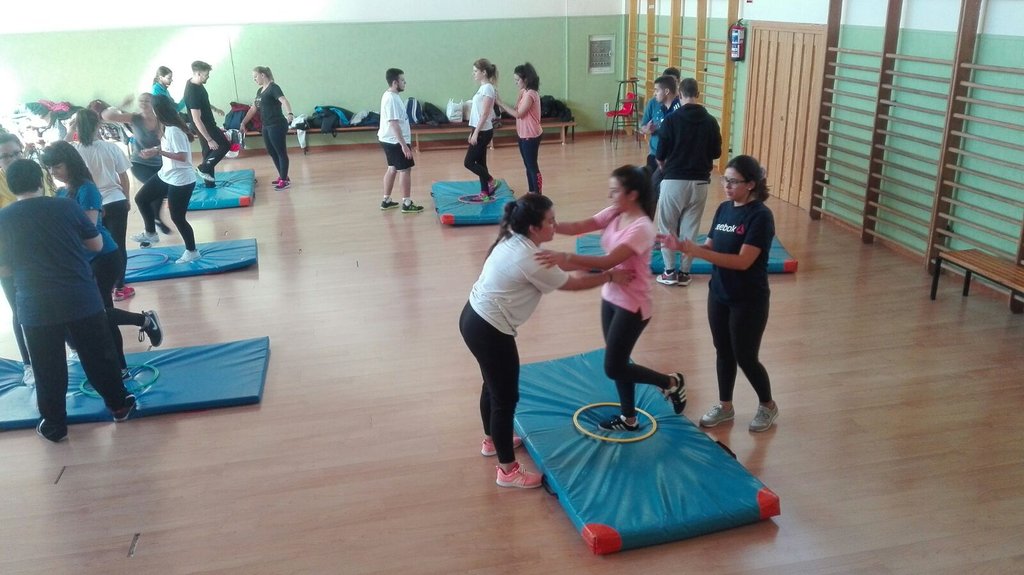 AnnaShapranHD's tweet photo. #GEP_EFD_7nov tercera actividad EL MUÑECO DE GOMA https://t.co/89PhDETbyR