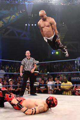 子育てとは格闘技？子供の相手をする理想と現実の対比ｗｗｗ