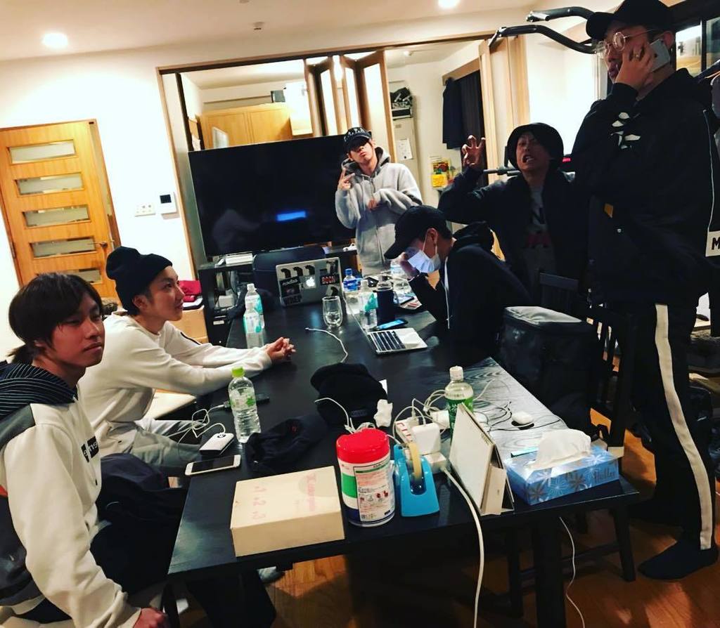 ONE_HOMEY's tweet photo. ラップオバケと若き才能達とセッション。干支一周ってのがヤバイよね。
2人とも気を付けて帰ってね！
#ラップオバケ
#DragonKey
#USTR https://t.co/xxCNOr8Io7