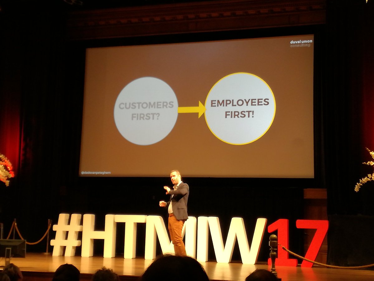 Lies_J's tweet photo. Heerlijk (herkenbaar) verhaal van @dadovanpeteghem #HTMIW17 https://t.co/CMF9VbxMga