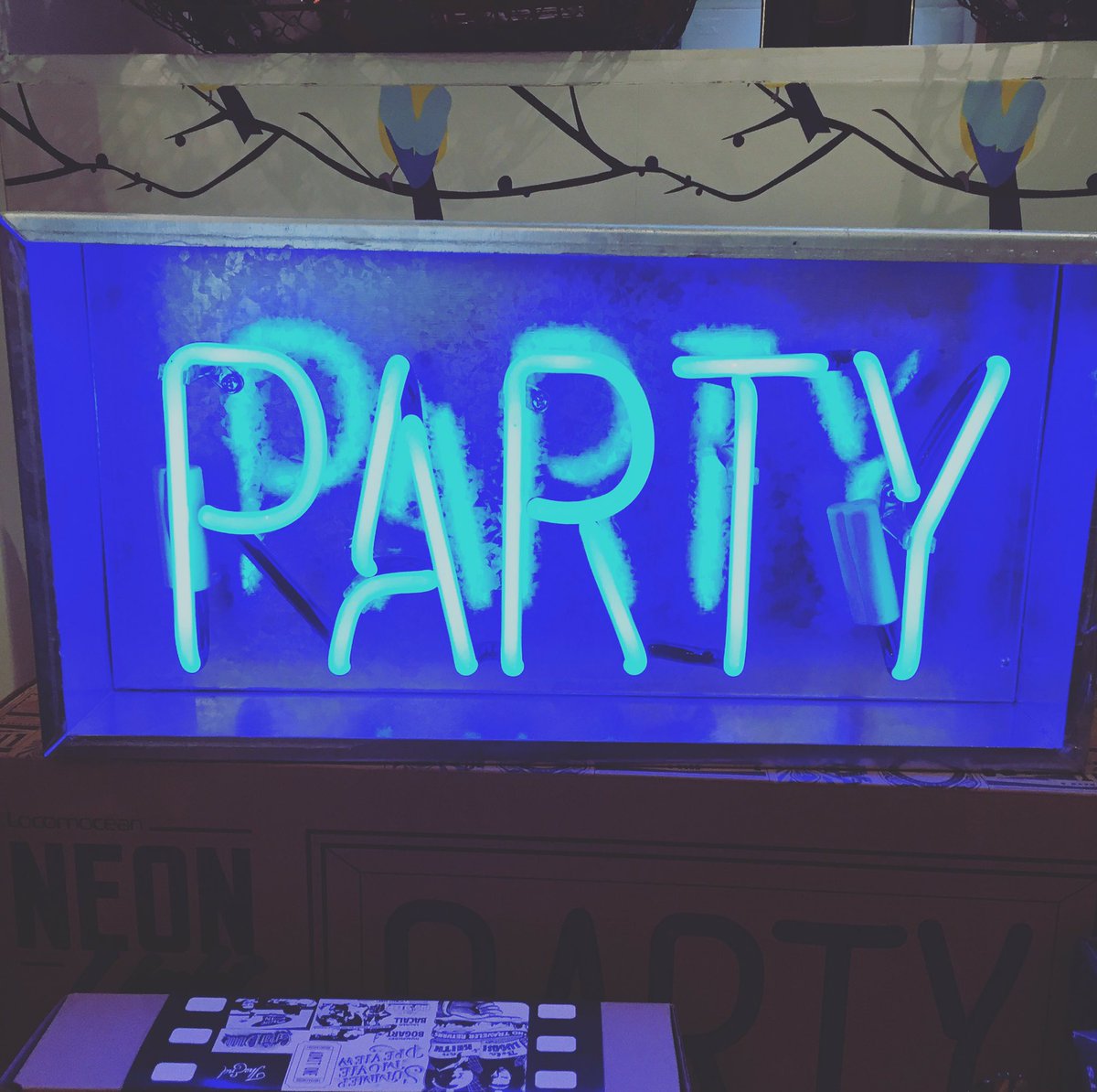 presentlaine's tweet photo. Cool #neon #boxlights now in the #shop and coming to the #webshop soon. #boutique #Brighton #shoplocal @LocomoceanLtd https://t.co/5LINmxHBWZ