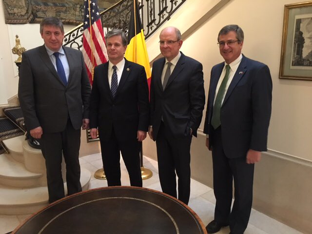 JanJambon's tweet photo. Signature d’un accord avec @Koen_Geens1 et le @FBI. Meilleur échange d’info sur suspects de terrorisme entre services de sécurité BE et US. Essentiel pour lutte contre le terrorisme. https://t.co/6kSdgqX6Oo