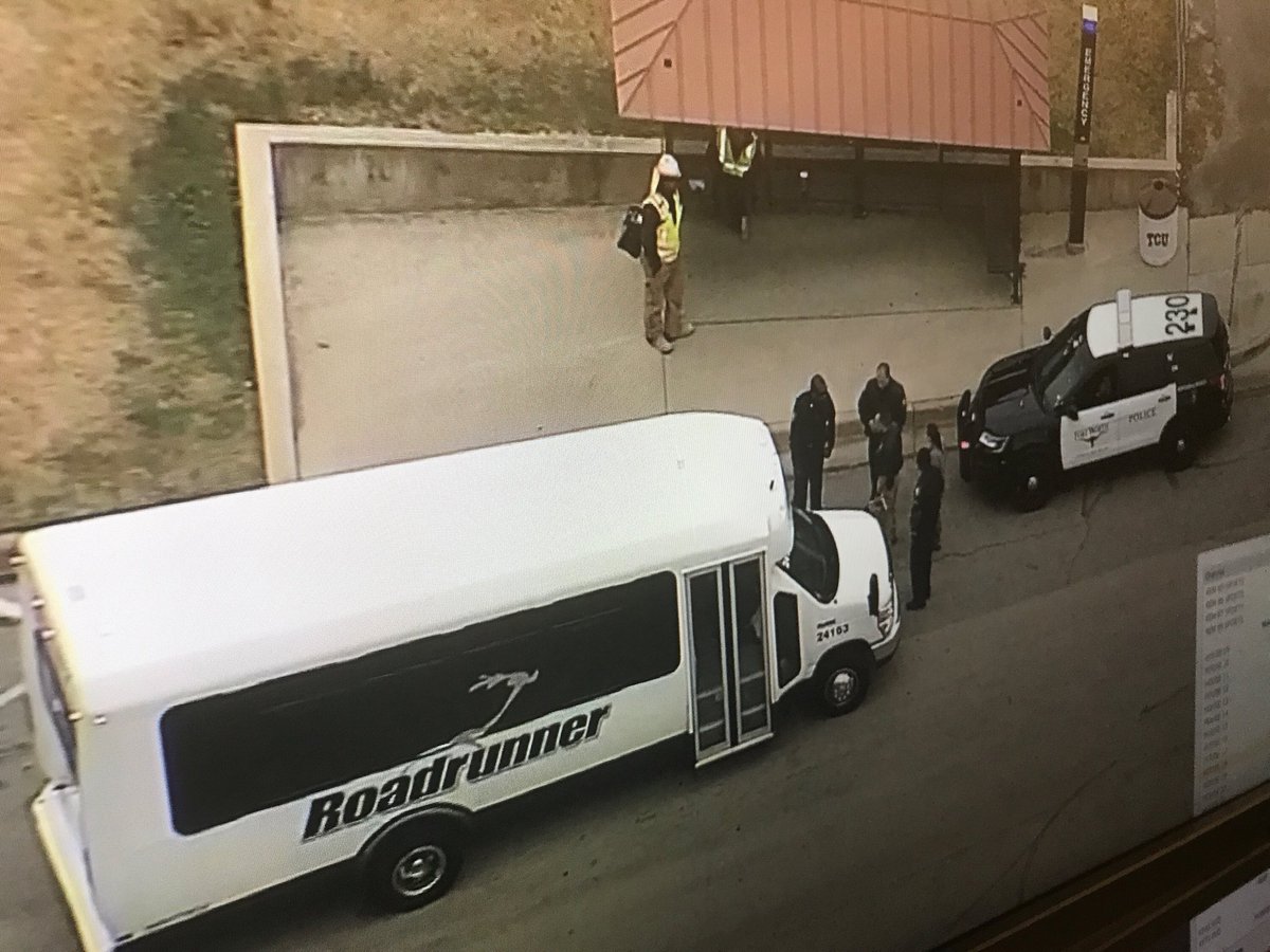 KatyBlakeyNBC5's tweet photo. MORE: Per @fortworthpd It was two employees of the Roadrunner Shuttle service fighting that led to @TCU campus alert. @NBCDFW https://t.co/j6HbLZjcGI