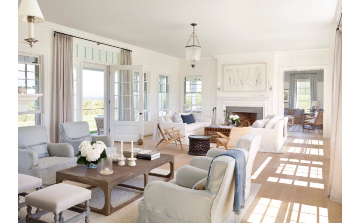 A motivating morning read from <a href="/LaDolceVitaBlog/">Paloma Contreras</a> featuring Victoria Hagan Interior Design ladolcevitablog.com/2017/11/07/sty…