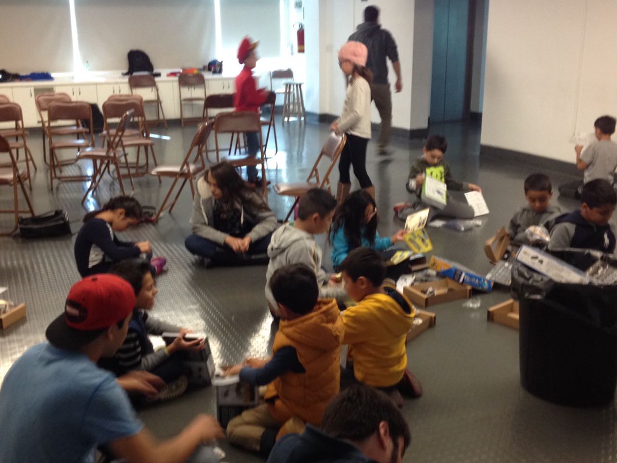 devolt_6407's tweet photo. last Saturday we spent time with amazing kids at the Semilla museum! #devoltizate #omgrobots #firstinspiresme #ftc #frc #frcmxto https://t.co/xWuDCYQO7g