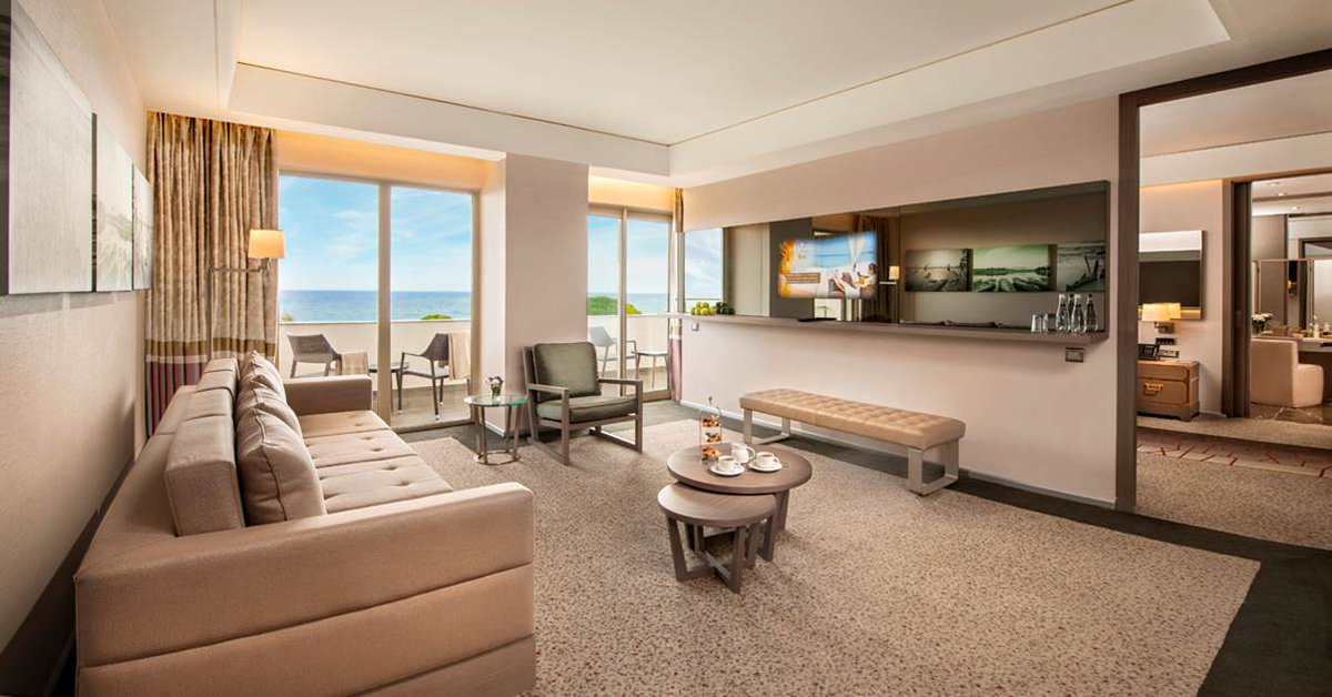 premiumbelek's tweet photo. A great suite with a great view; Deluxe Suite!
#deluxesuite https://t.co/f4mnWsKmzT