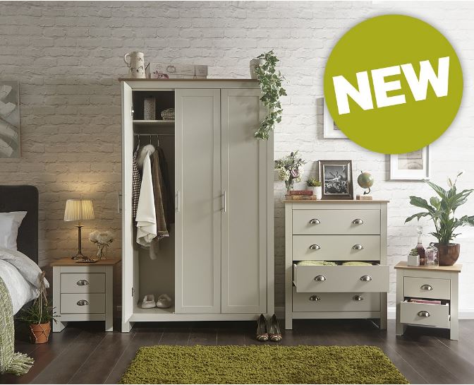 Coming soon to tofs.com, the beautiful, Lancaster 4 and 3 Piece Bedroom Set. Watch this space! 😍