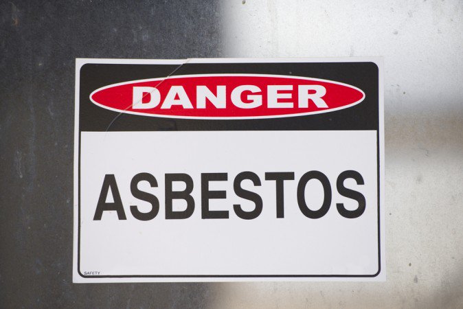 bustmold's tweet photo. Exposure to #asbestos can be debilitating and even #lifethreatening so hire a professional for your #asbestostest: https://t.co/4EOT6pPBZp https://t.co/ZusbspW7eY