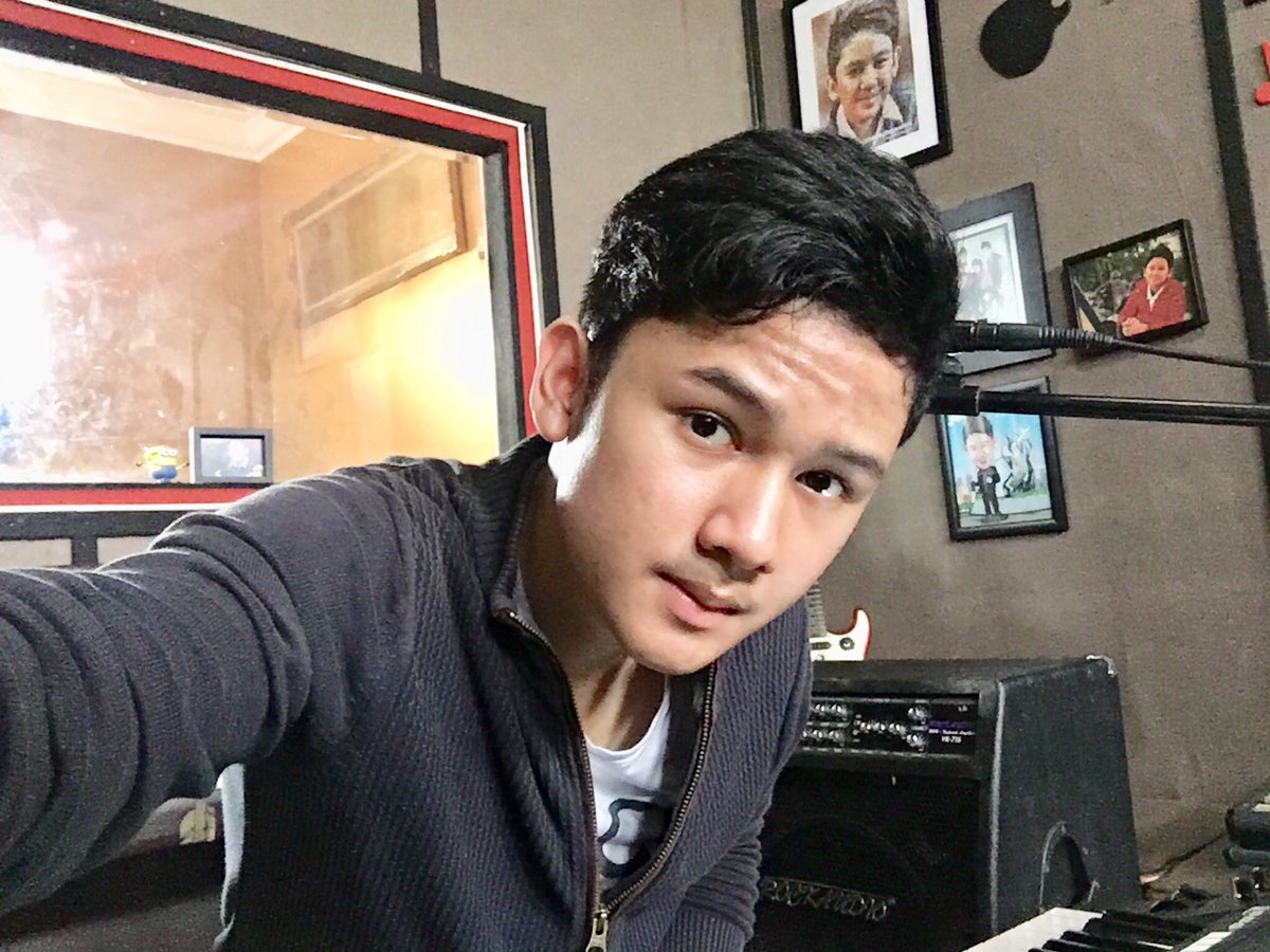 bagasrds's tweet photo. Good night Blovers ❤️ #JWLY https://t.co/70djpEiM0C