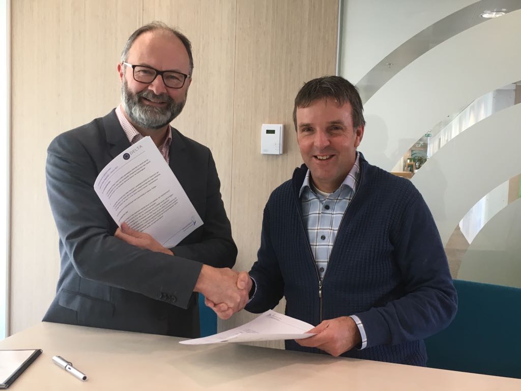 RdriessenRick's tweet photo. We groeien hard door @DeltaPayroll met #AFAS salarisservice. Contractondertekening #ODRU op een mooie samenwerking! #Salarisadministratie https://t.co/AaWZQnkHqT