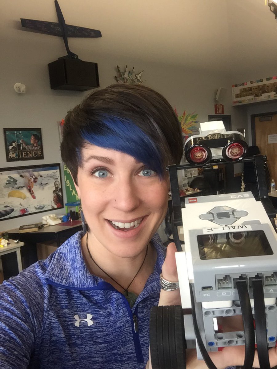 MrsVTHiker's tweet photo. It's a robot programming day at work! #STEM #solveaproblem #sciencerules https://t.co/gYapS5c1ii