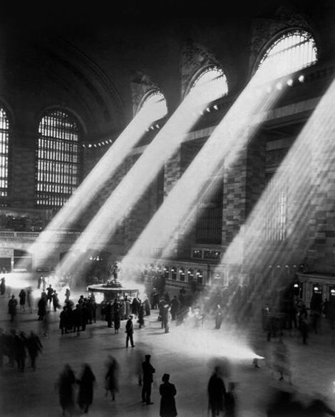 emanuelaneri_'s tweet photo. Grand Central Station 
#NewYorkCity - 1957 
© Brassai 

#photography 
#MalinconiaSuggestiva 

@Vella_Schiavo @CasaLettori @ghegola @Papryka5 https://t.co/dd9zJKlkNC