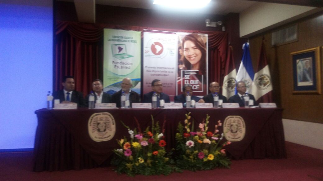 ULA_DTES's tweet photo. La @ULA_DTES presente en el #WALC2017 en el Salvador #EsLaRed https://t.co/tB0k9tqKGu