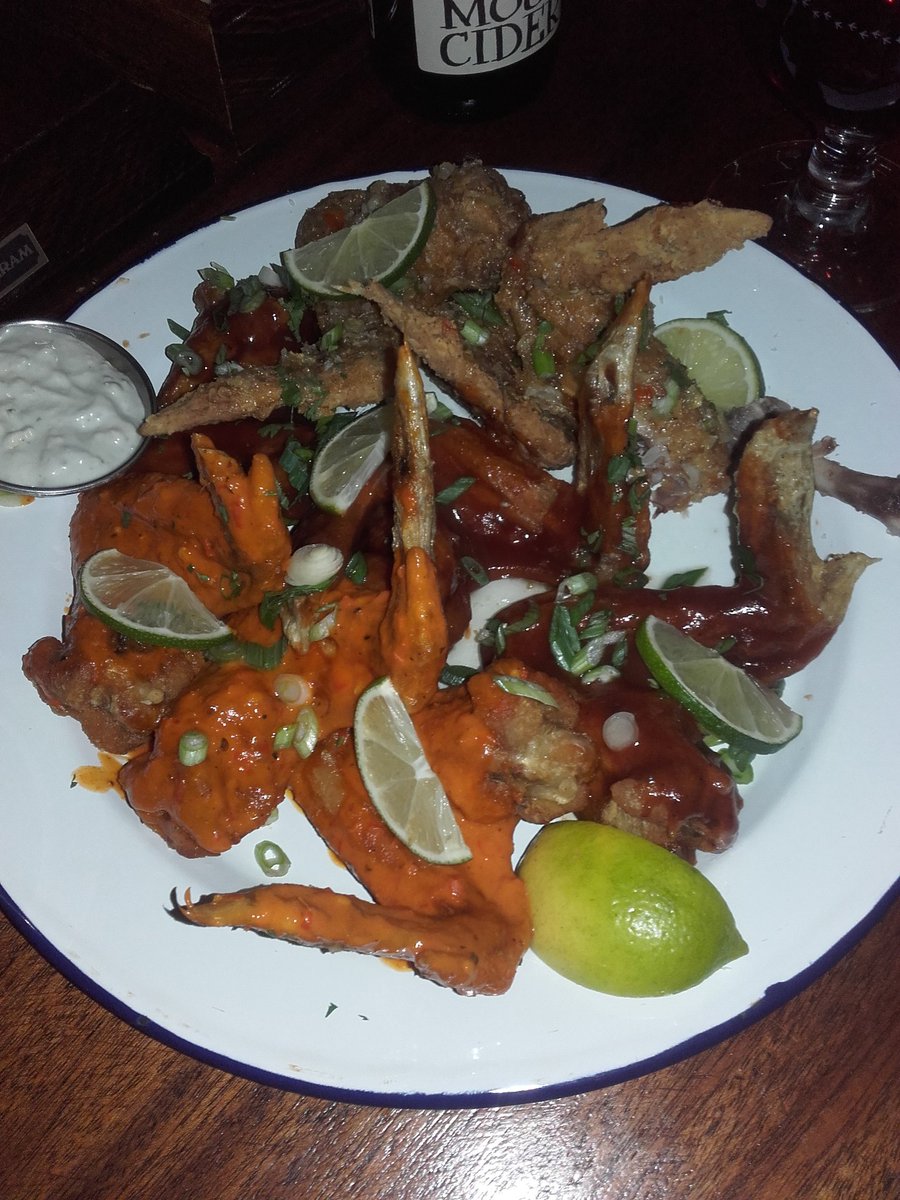 pempeople's tweet photo. Went to @princeofpeckham  and their wings are like Pterodactyl wings, I swear.
#Peng https://t.co/1nN4GdhaP6