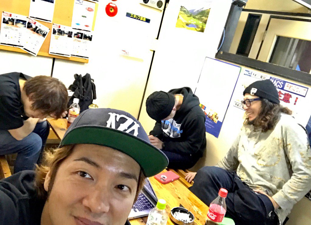 sugardustcurry's tweet photo. スタジオで練習してます☆
明日は静岡Sunashでライブ!!
久々のサナッシュだし、OVER ARM THROWも来てくれるし、楽しみだぜよ〜♪
#SearchingForFreedom https://t.co/6M45MUxhsk