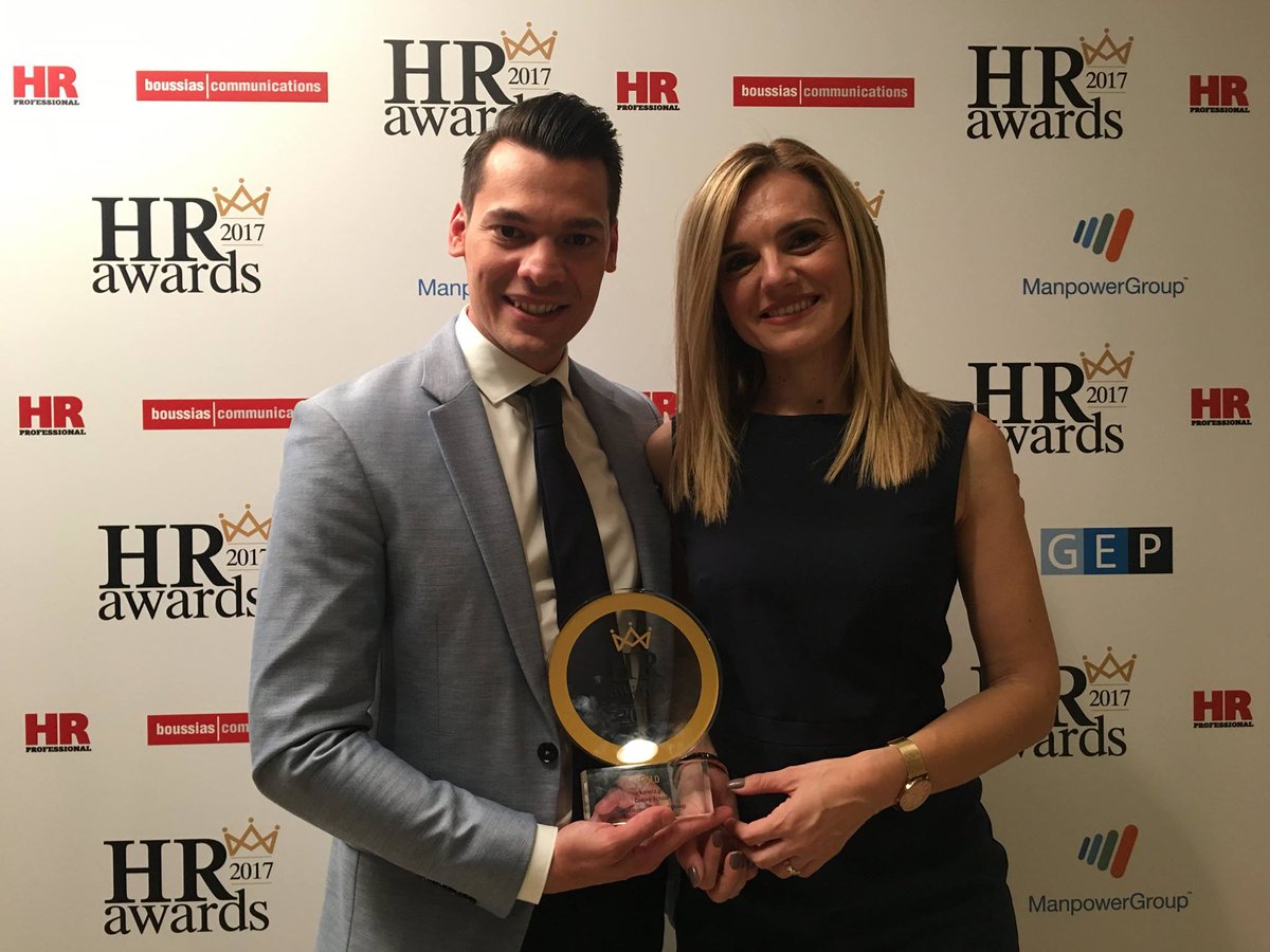 codingschoolgr's tweet photo. Το @codingschoolgr έγινε χρυσό!  #hrawards2017 #MostEffectiveRecruitmentStrategy @bvelkos https://t.co/CLvAUJIVet