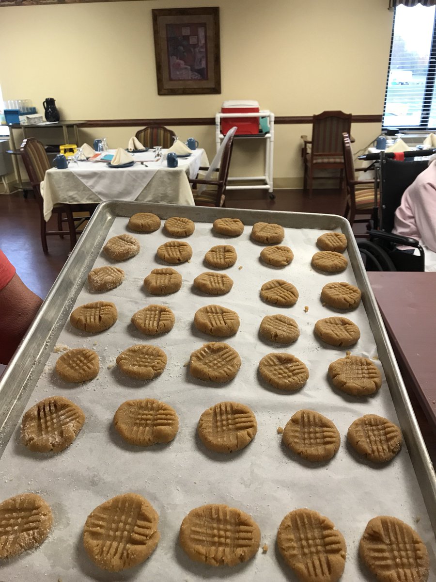 ParkTerraceHC's tweet photo. Thank you @AnnaLadig and @cristy_ballard for stopping by Legacy Lane! #DailyRythms #CreativeCooking #PeanutButterCookies https://t.co/a12tLDIBcl