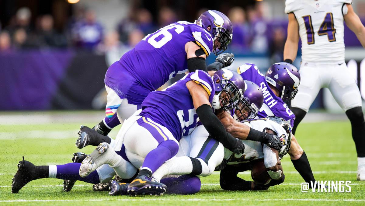 The #Vikings aren't letting opposing running backs get much done in the passing game.  📰: mnvkn.gs/43hLBU https://t.co/vOwLGj89dR