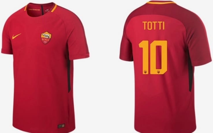 LegioneAsr's tweet photo. #ASRoma All'asta maglia #Totti per la raccolta fondi #IlCalcioaiuta per aiutare le società di calcio situate nelle zone colpite dal sisma https://t.co/TVNNsH3bbq