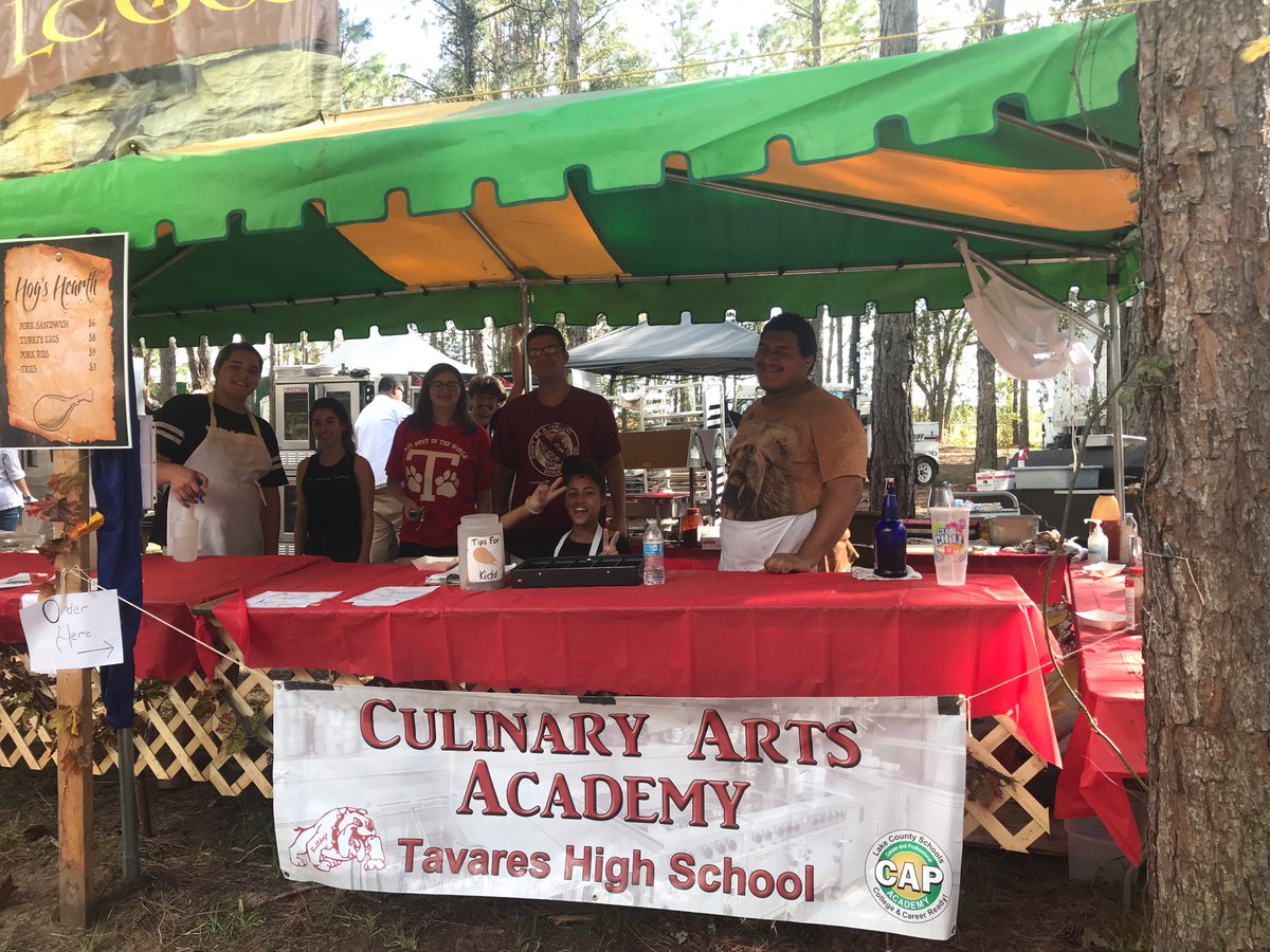 LCSD_CareerTech's tweet photo. THS's Culinary Arts Academy getting a visit from Gandolf #RENFAIR @bulldogtracks @LCSD_CareerTech  @LakeCCReadiness #FUTURECHEFS https://t.co/mrvIrXTm0G