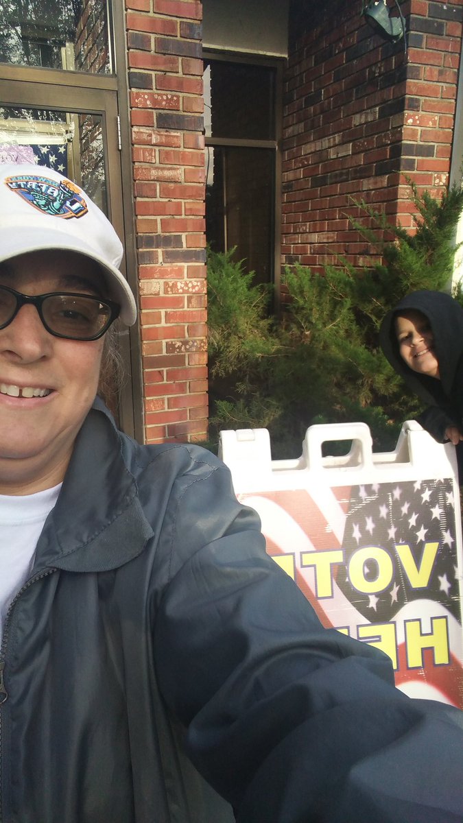 snoopsrulez's tweet photo. @NJEA the future is in our hands! Learning young how important it is to get out to vote! #members4murphy #njeavotes https://t.co/RkIiFA7P9A